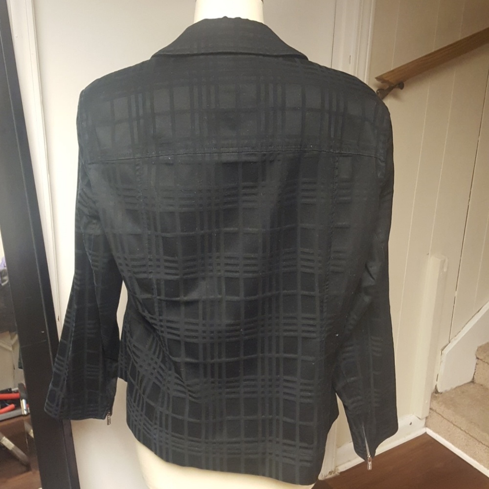 Spring Jacket - Picture 2 of 5